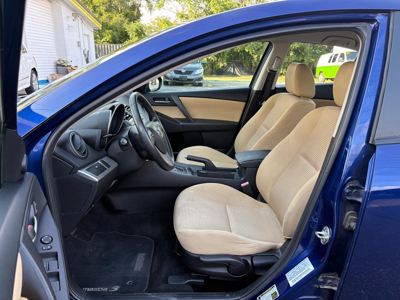 Mazda MAZDA3  2012