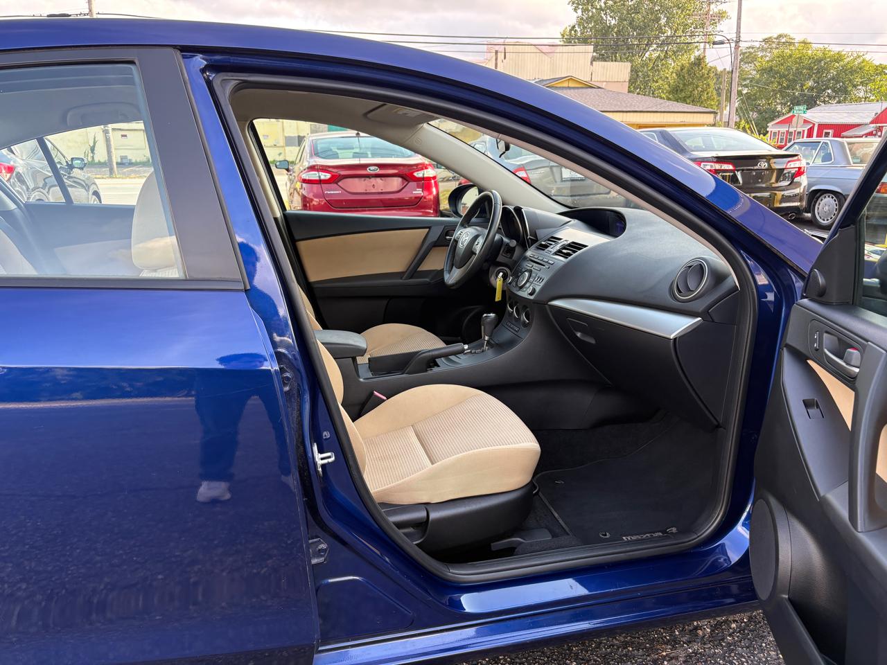 Mazda MAZDA3  2012