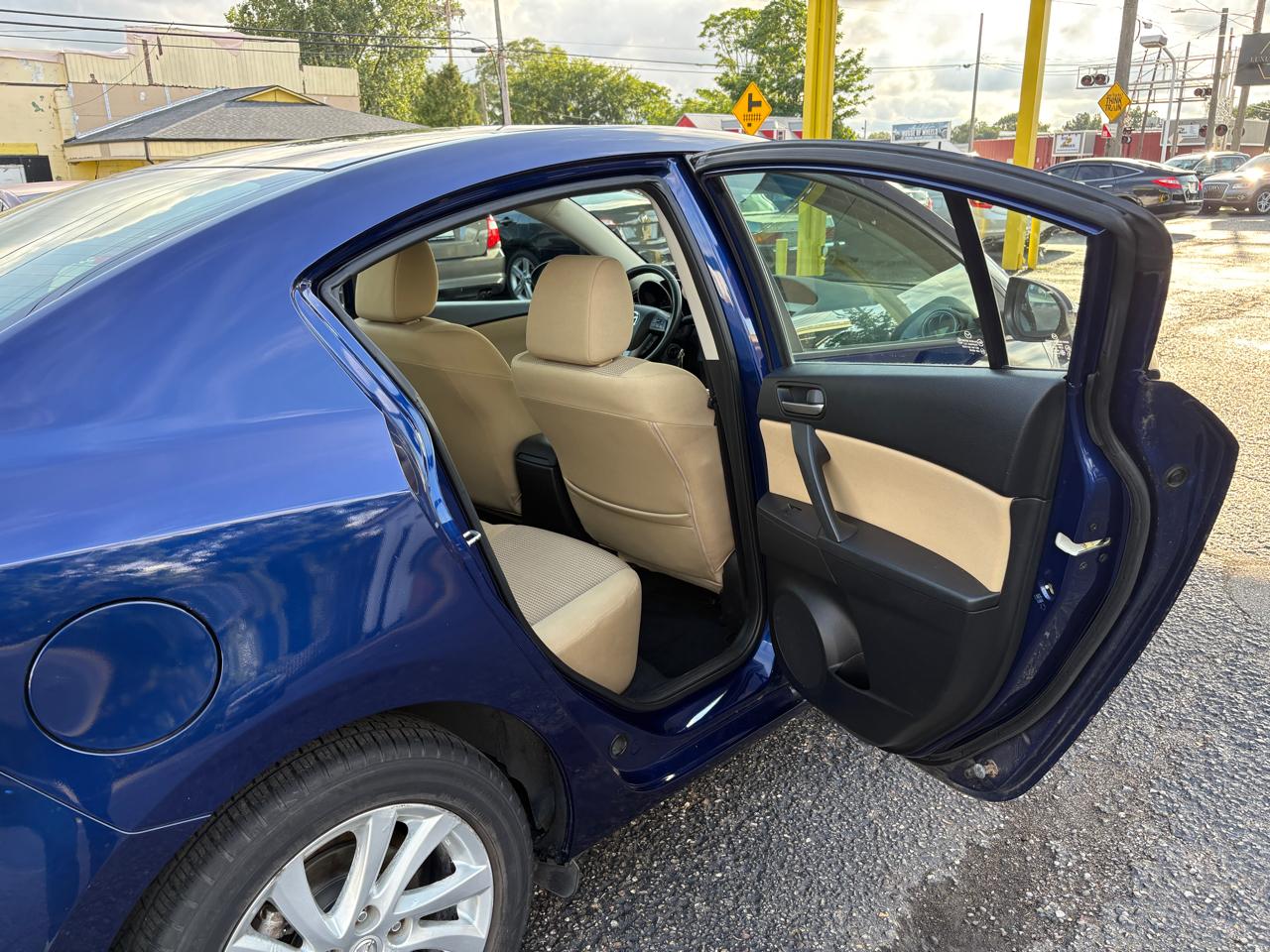 Mazda MAZDA3  2012