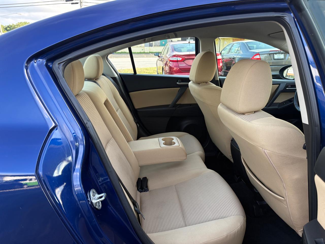 Mazda MAZDA3  2012