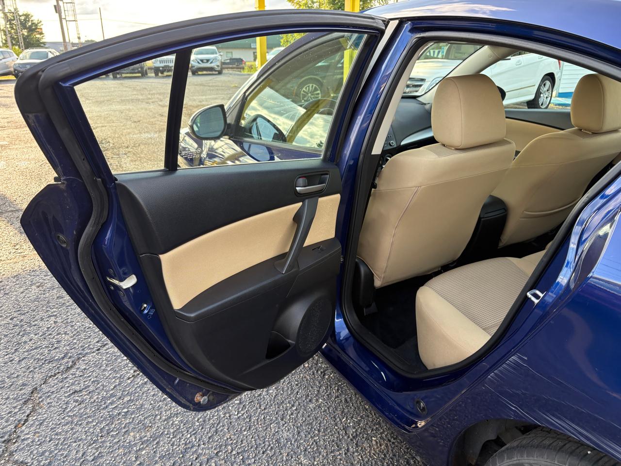 Mazda MAZDA3  2012