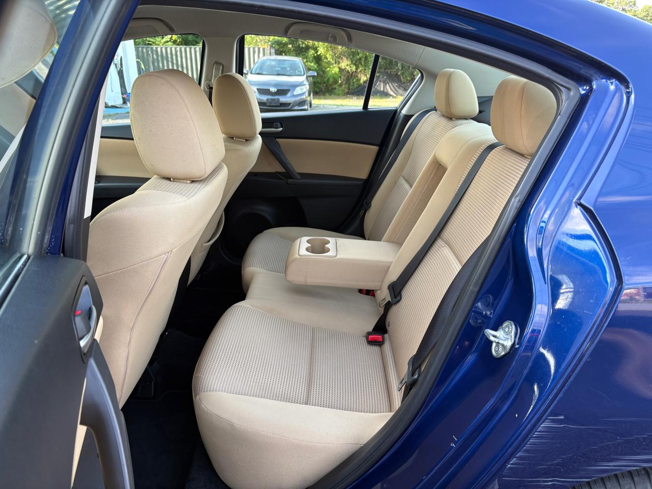 Mazda MAZDA3  2012
