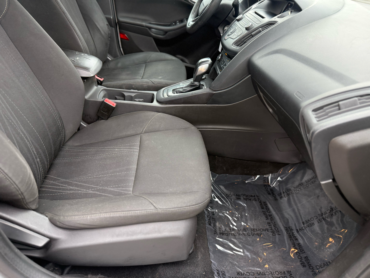 Ford Focus SE Sedan 2016