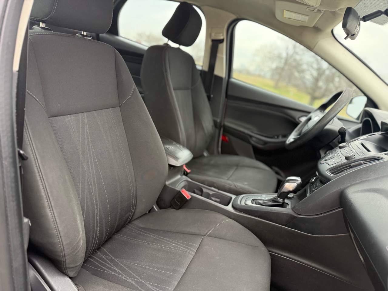 Ford Focus SE Sedan 2016