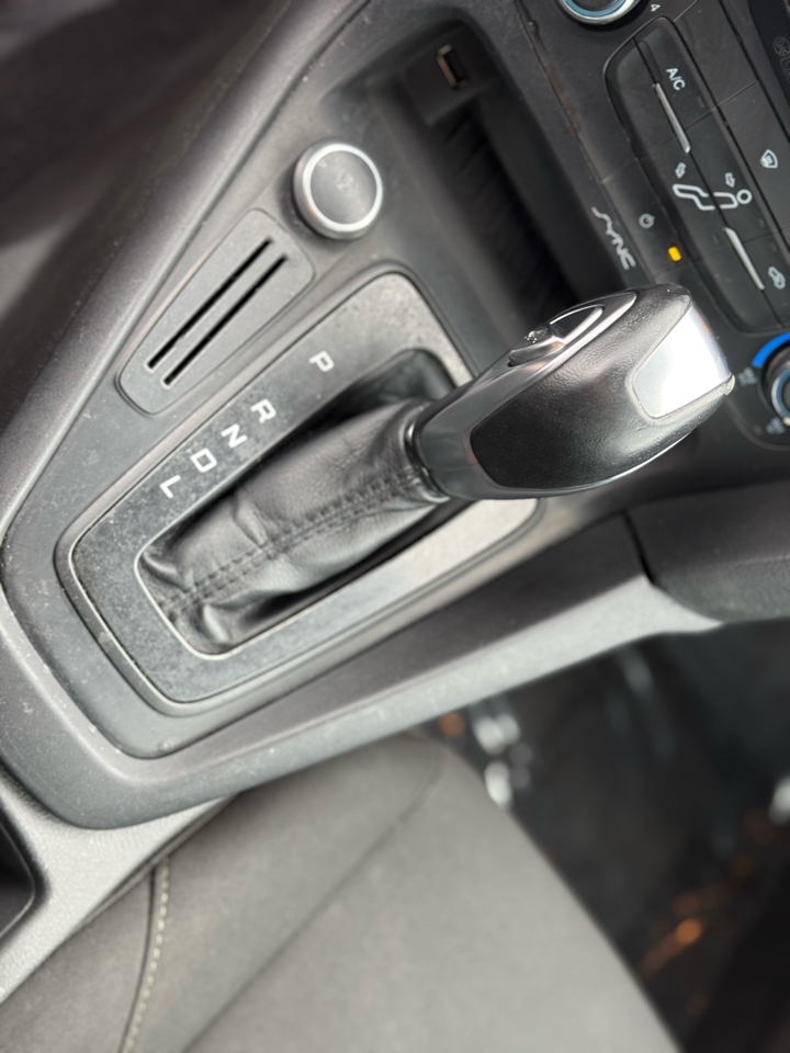 Ford Focus SE Sedan 2016