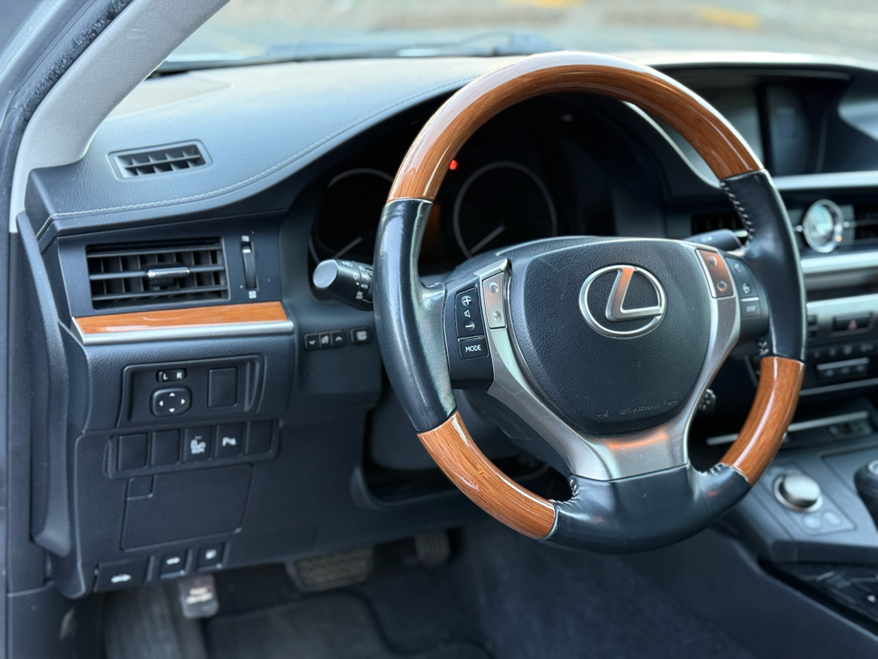 Lexus ES 300h Sedan 2014