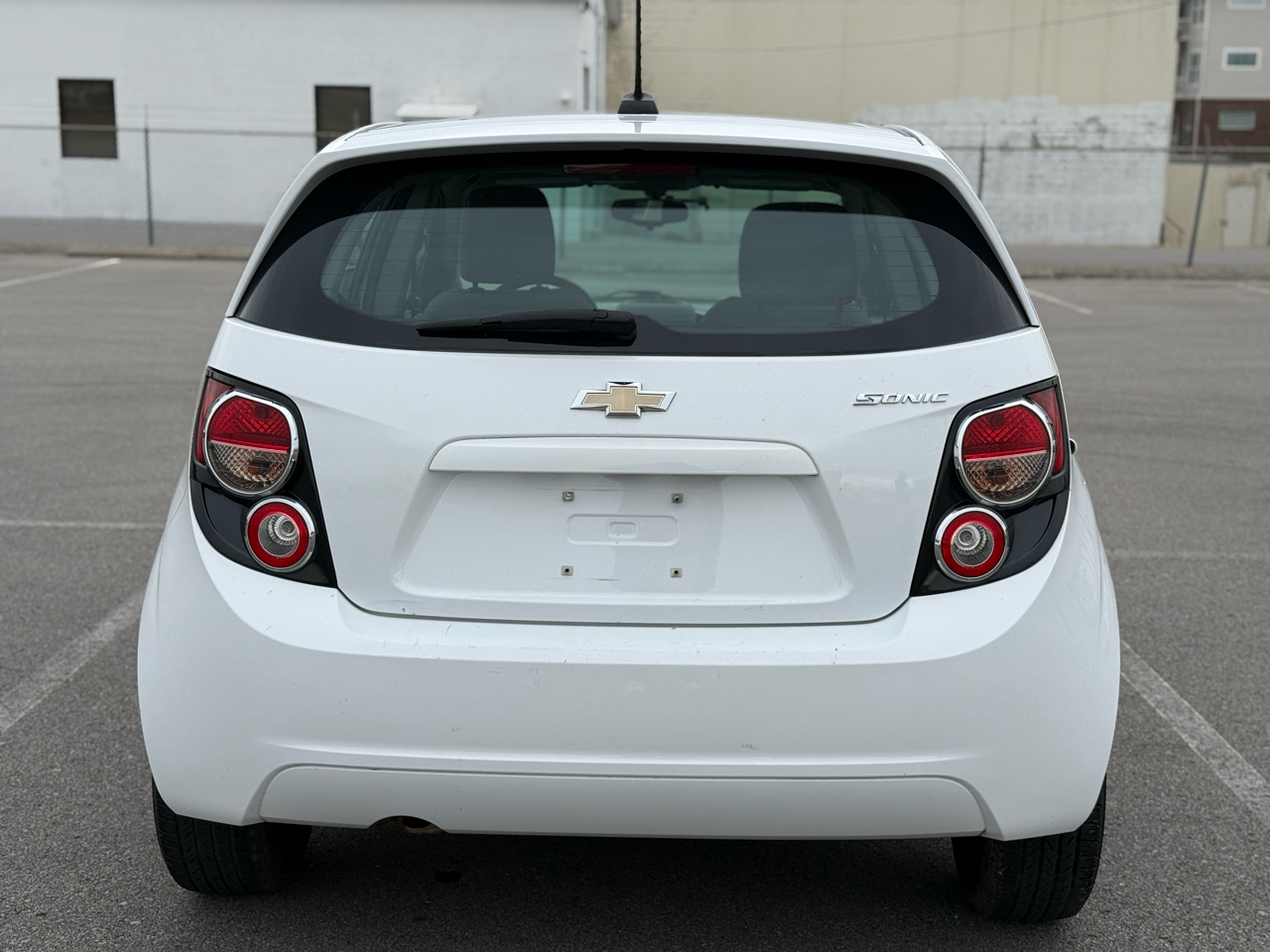 Chevrolet Sonic LS Auto 5-Door 2016