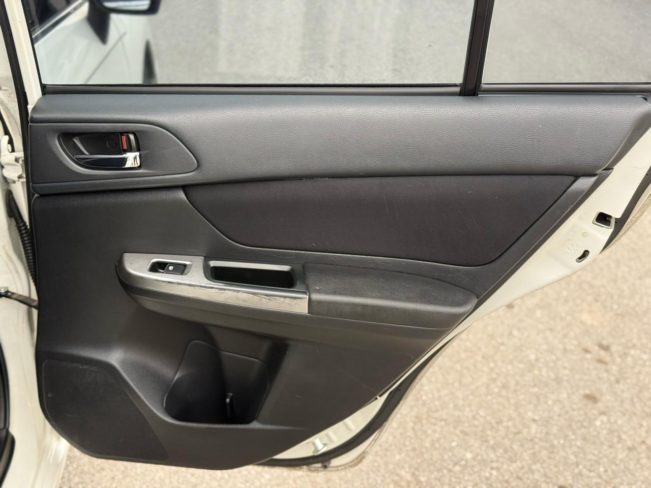 Subaru Impreza 2.0i Premium PZEV 4-Door 2015