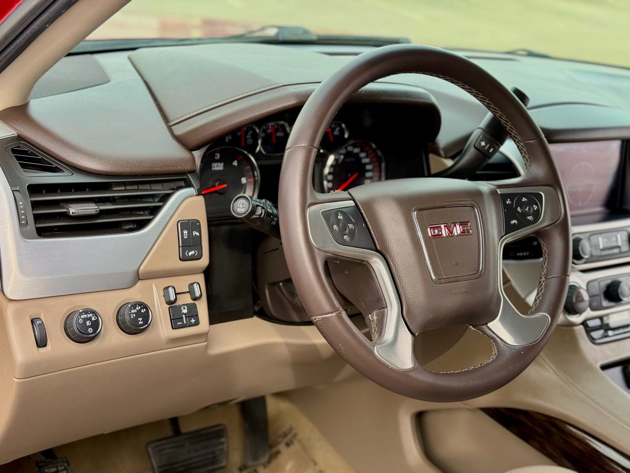 GMC Yukon SLE 4WD 2015