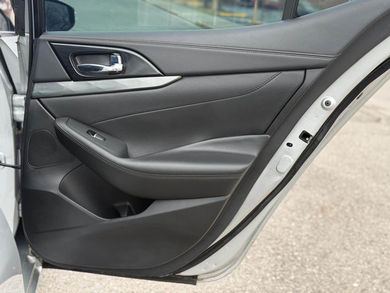 Nissan Maxima 4dr Sdn 3.5 SV 2019