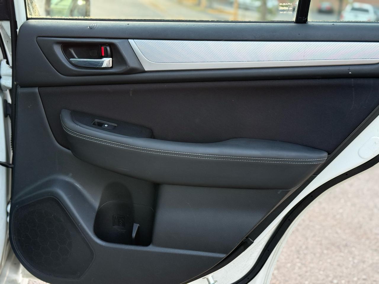 Subaru Legacy 2.5i Premium 2015