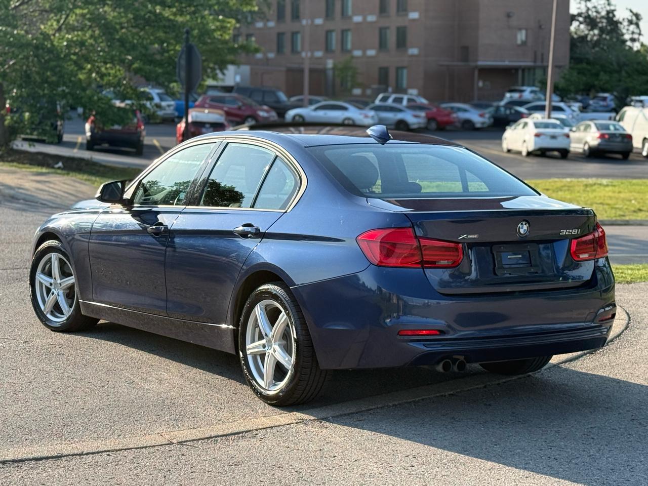 BMW 3-Series 328i xDrive Sedan 2016