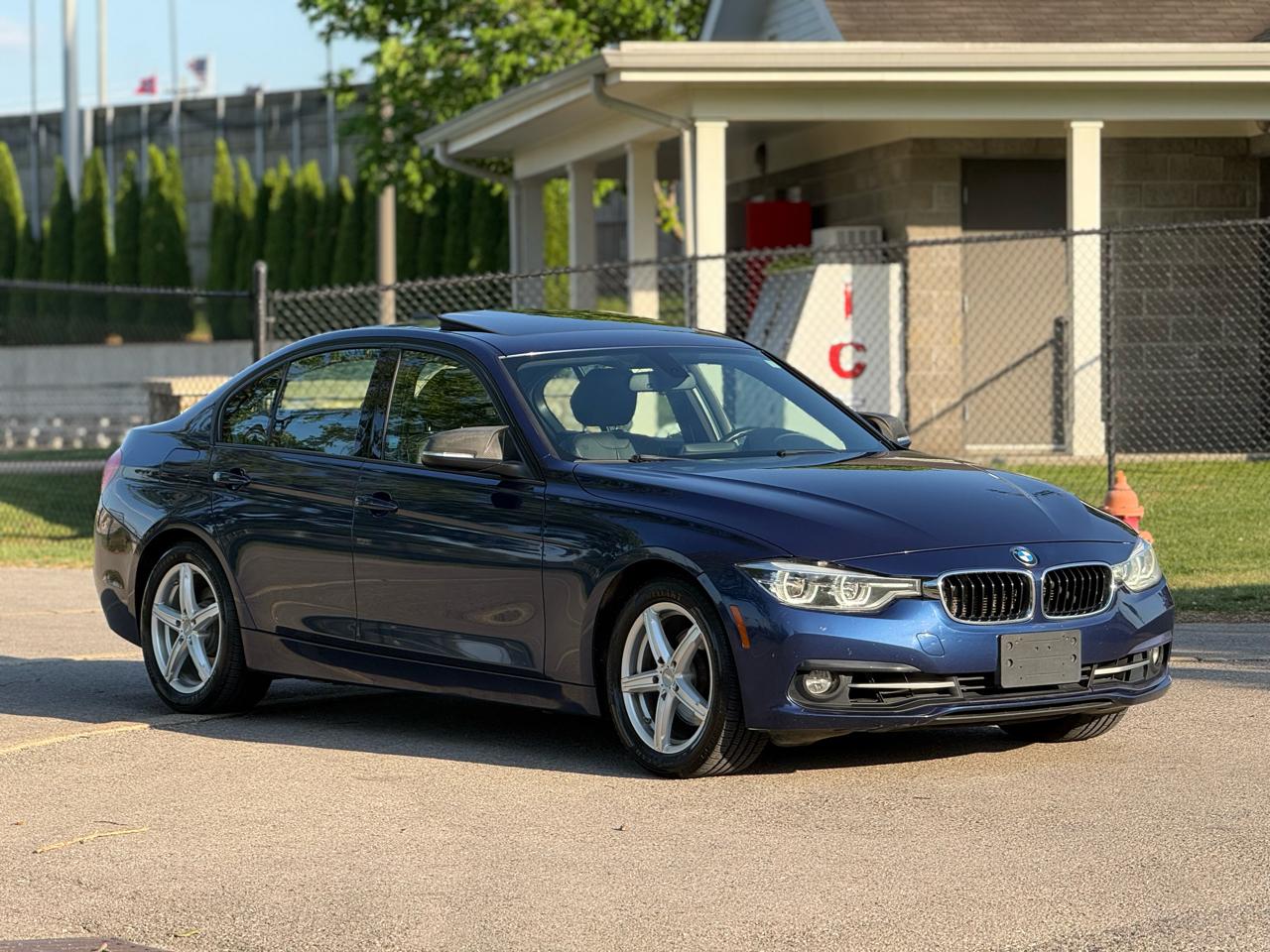 BMW 3-Series 328i xDrive Sedan 2016