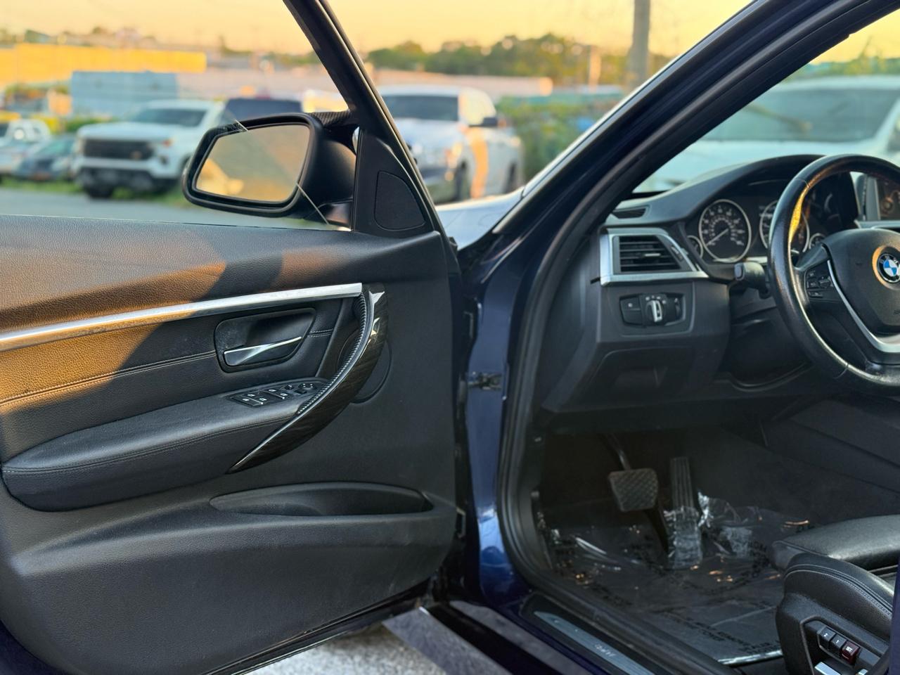 BMW 3-Series 328i xDrive Sedan 2016