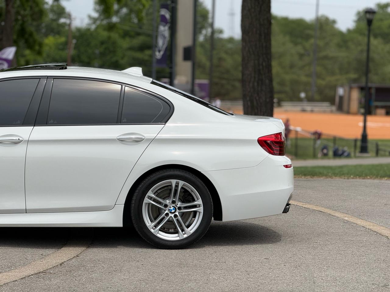 BMW 5-Series 528i 2015