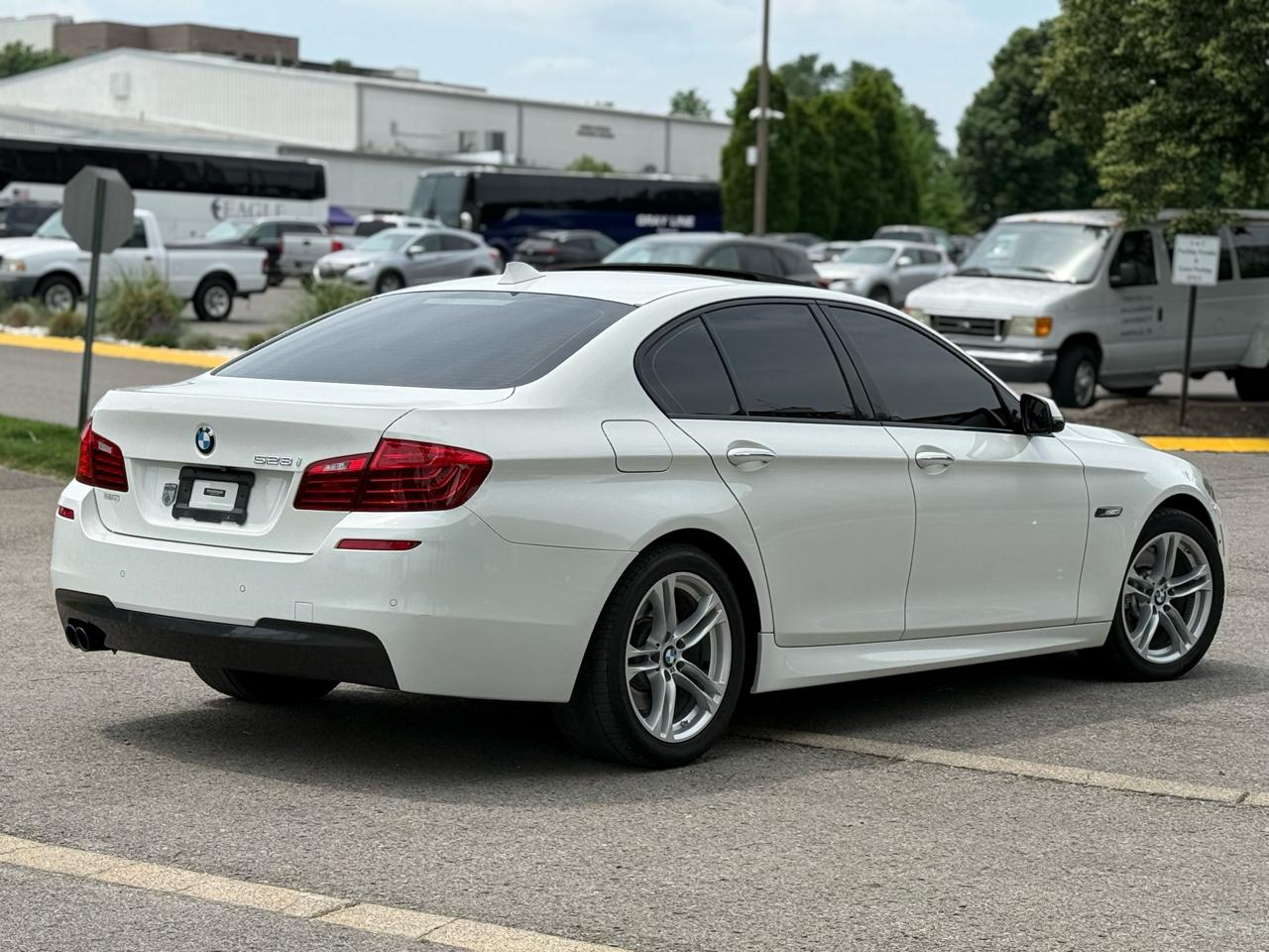 BMW 5-Series 528i 2015