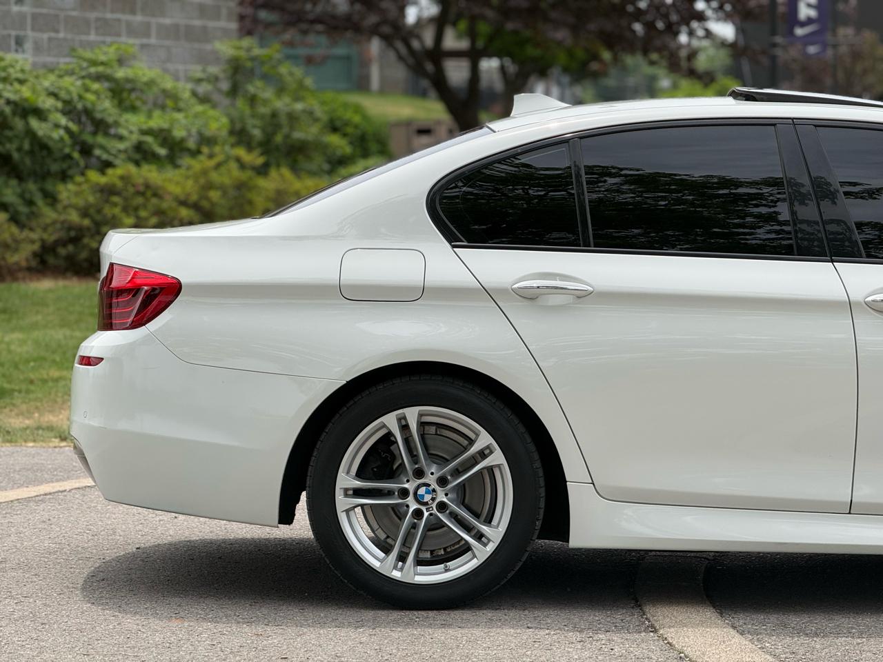 BMW 5-Series 528i 2015