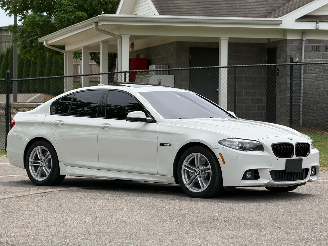 BMW 5-Series 528i 2015