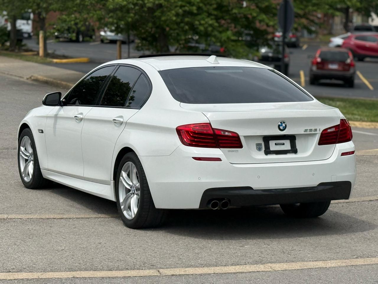 BMW 5-Series 528i 2015