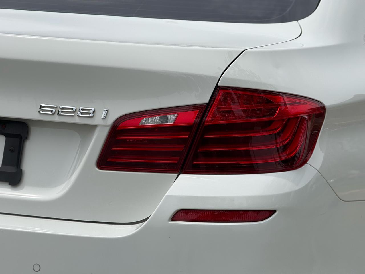 BMW 5-Series 528i 2015