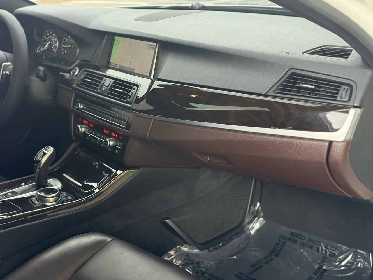 BMW 5-Series 528i 2015