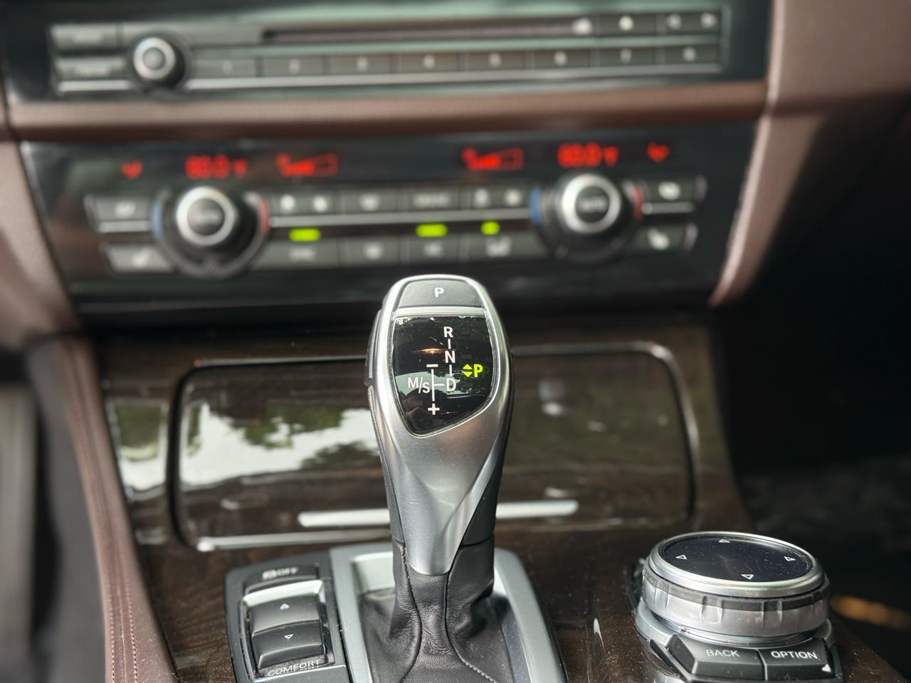 BMW 5-Series 528i 2015