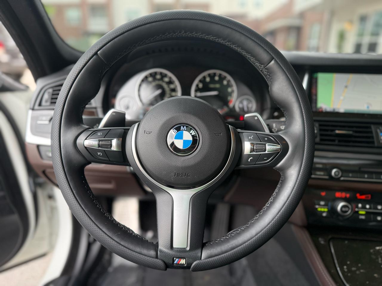 BMW 5-Series 528i 2015