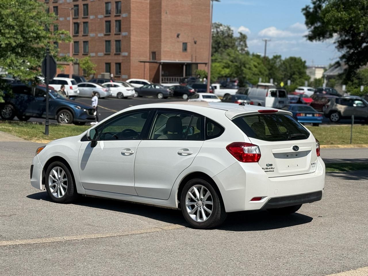 Subaru Impreza 2.0i Premium 5-Door 2014
