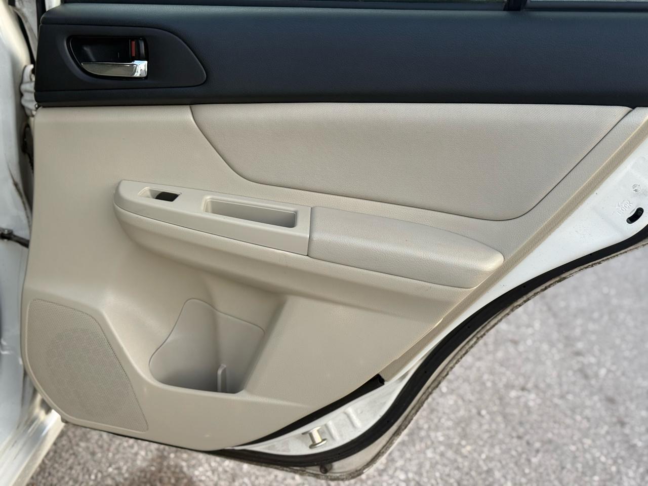 Subaru Impreza 2.0i Premium 5-Door 2014