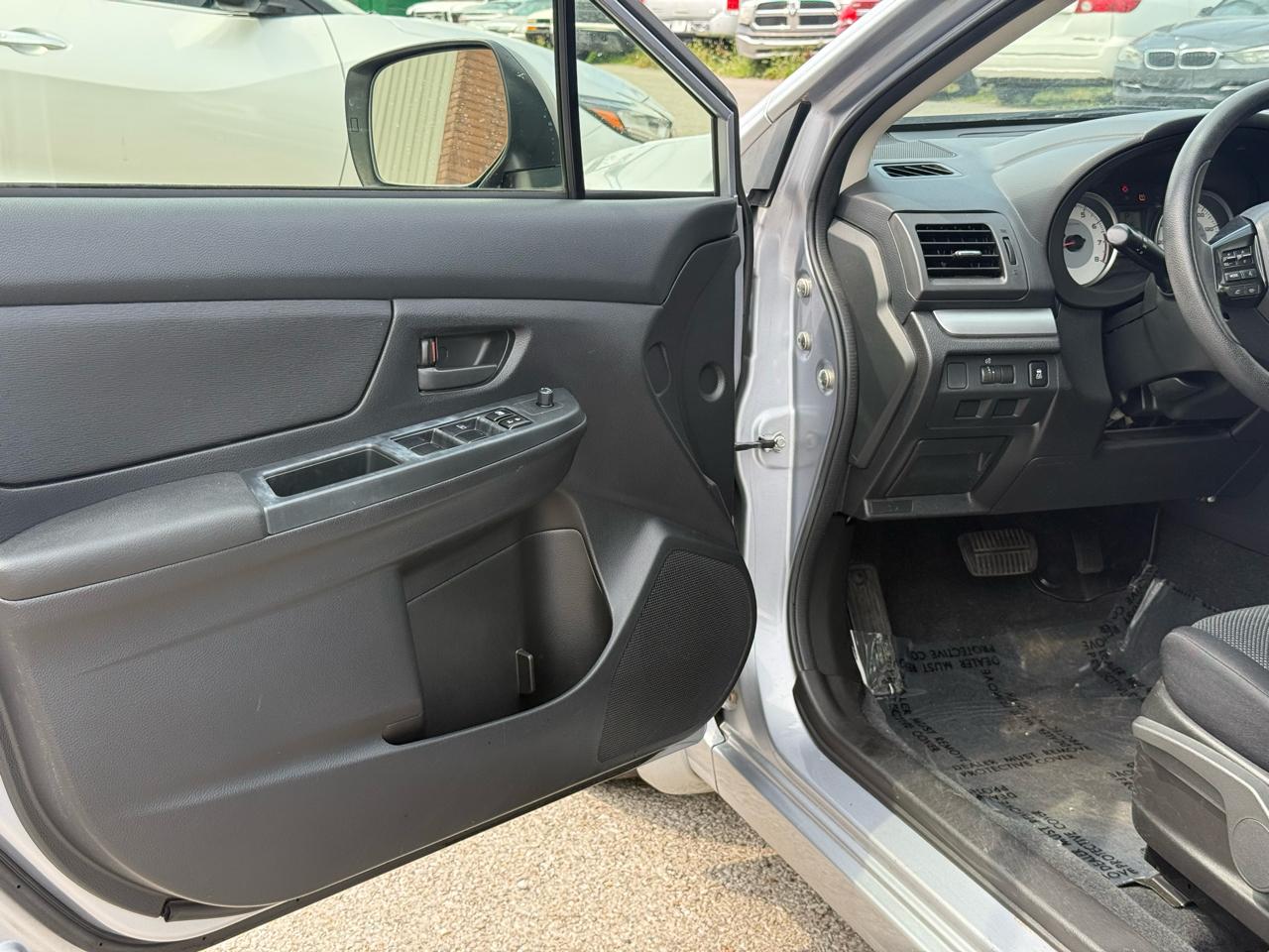 Subaru Impreza Base 5-Door 2013