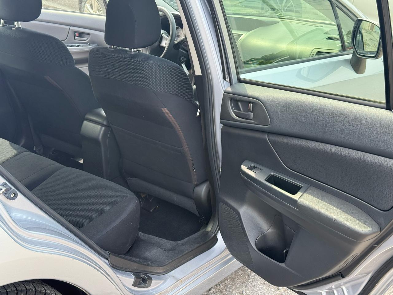 Subaru Impreza Base 5-Door 2013