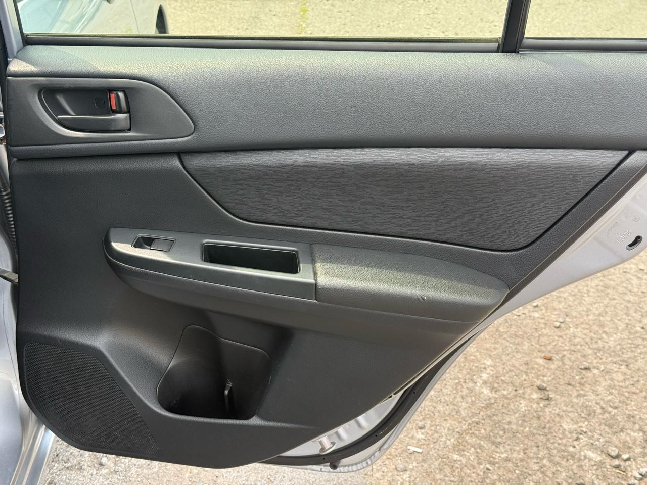 Subaru Impreza Base 5-Door 2013