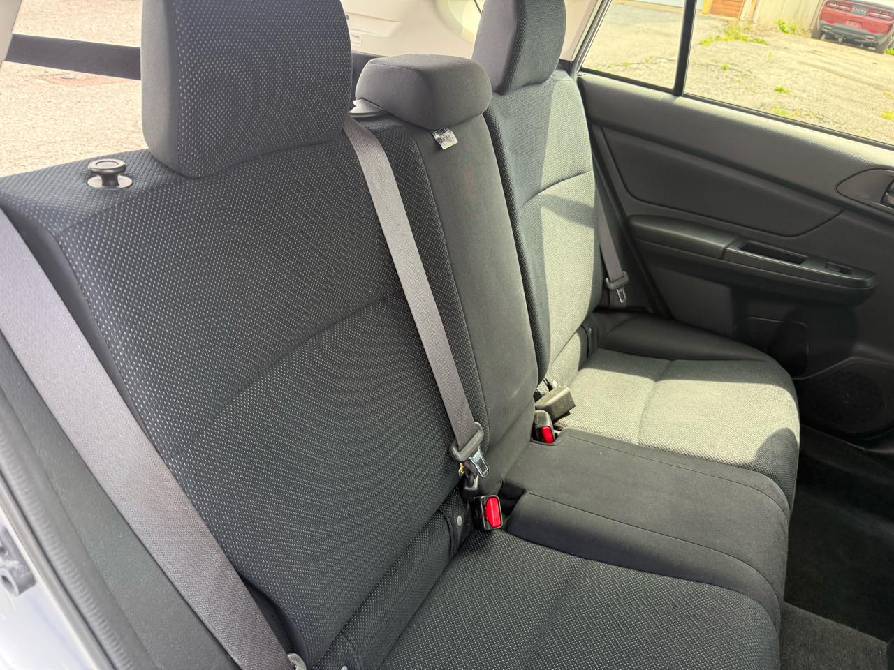 Subaru Impreza Base 5-Door 2013