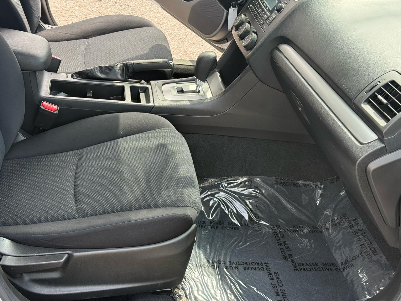 Subaru Impreza Base 5-Door 2013