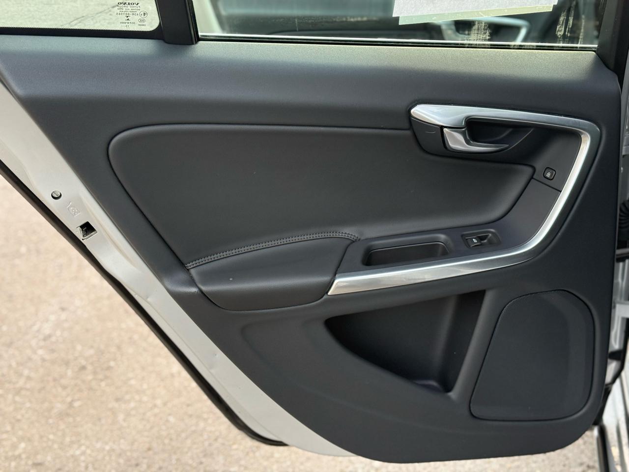 Volvo V60 T5 Drive-E Premier FWD 2015
