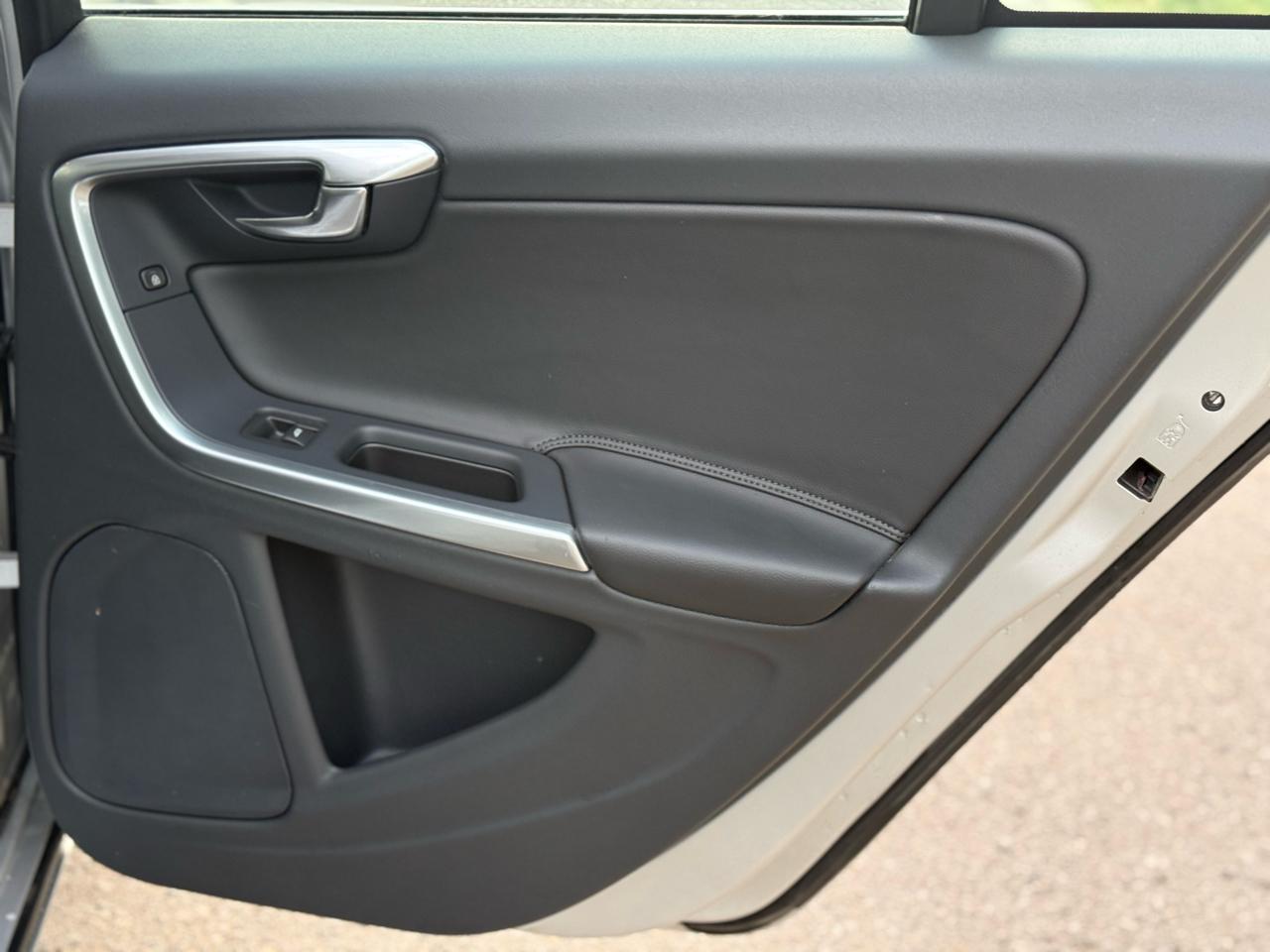 Volvo V60 T5 Drive-E Premier FWD 2015
