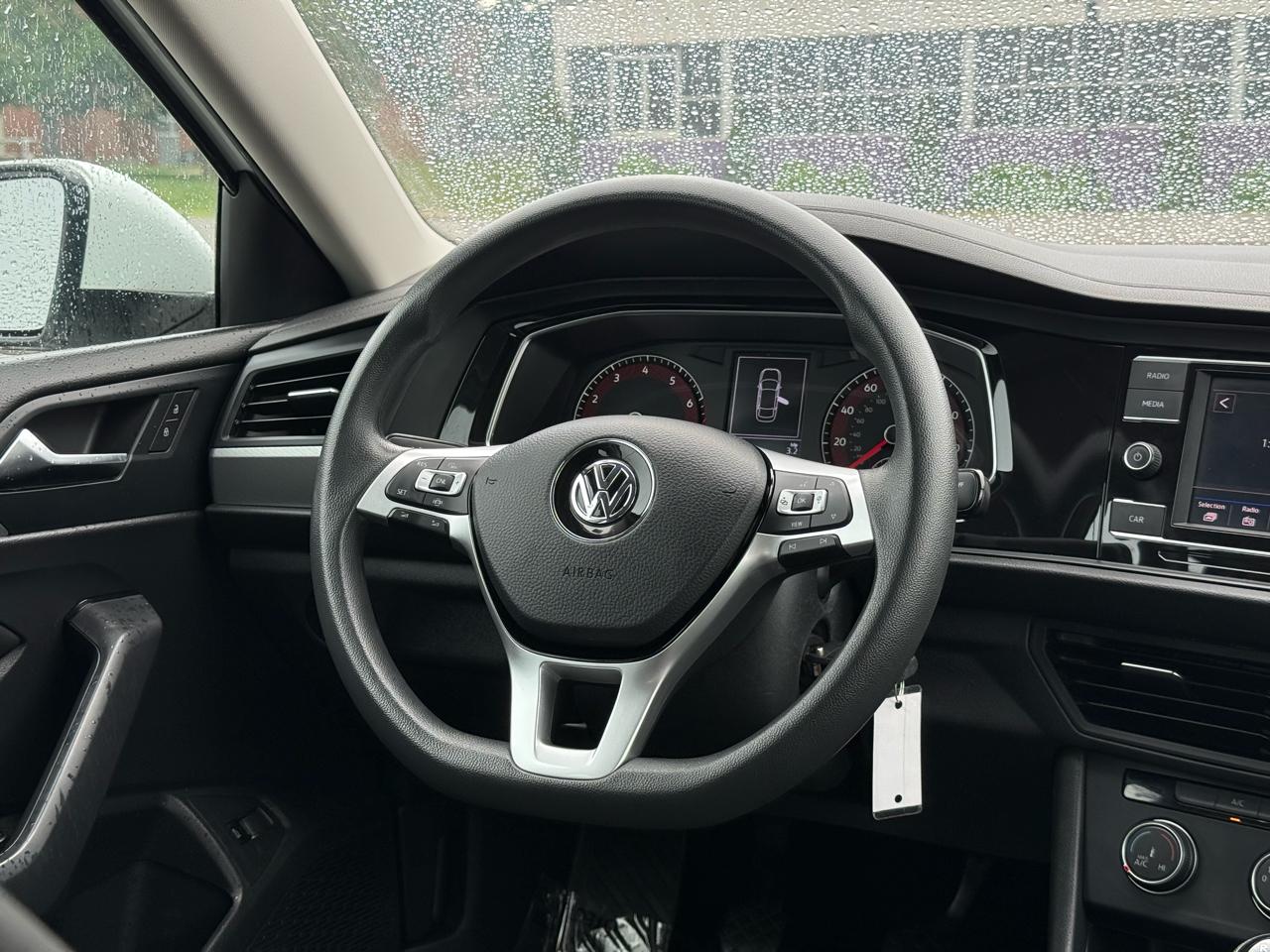Volkswagen Jetta 1.4T S 6M 2019