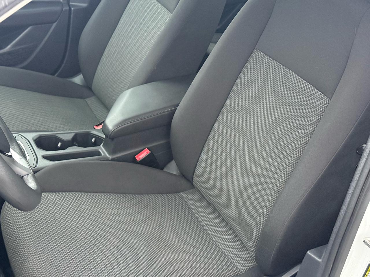 Volkswagen Jetta 1.4T S 6M 2019