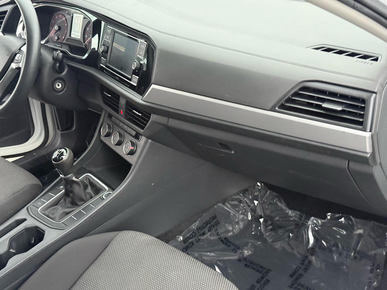 Volkswagen Jetta 1.4T S 6M 2019
