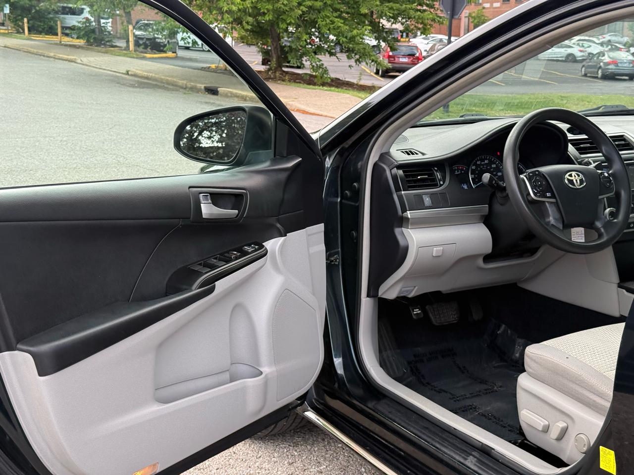 Toyota Camry LE 4D Sedan 2012