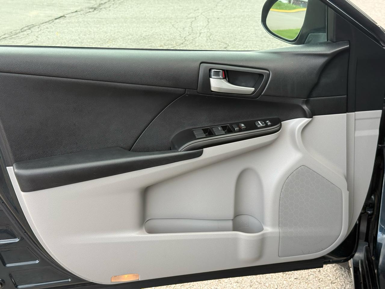 Toyota Camry LE 4D Sedan 2012