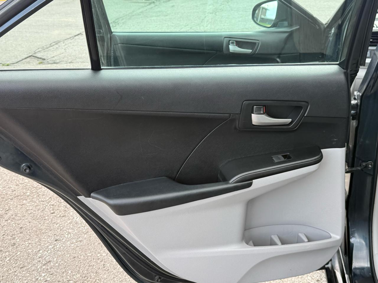 Toyota Camry LE 4D Sedan 2012