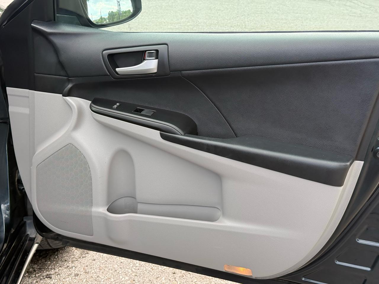 Toyota Camry LE 4D Sedan 2012