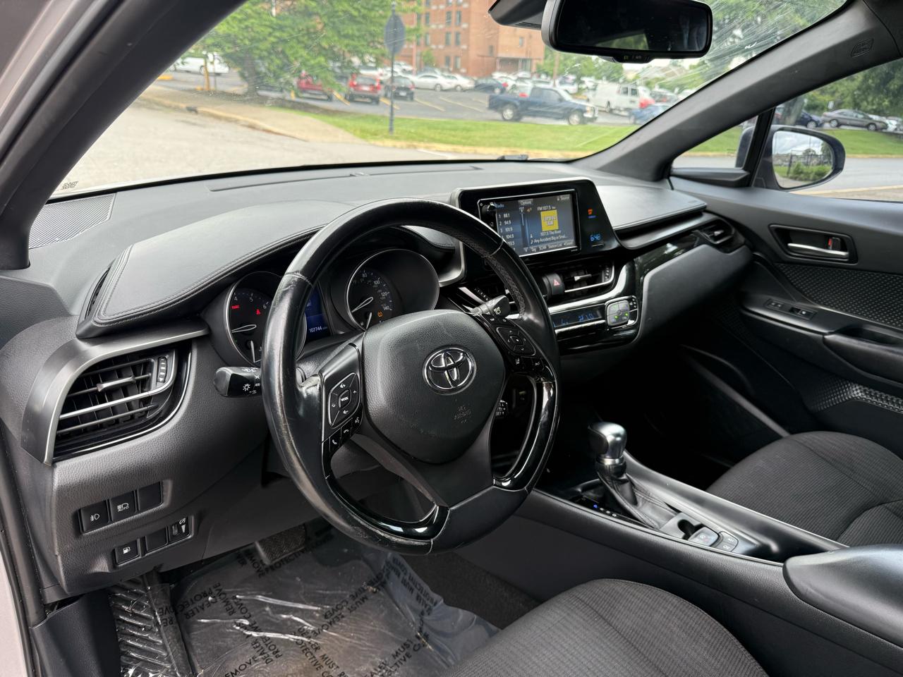 Toyota C-HR XLE 2018