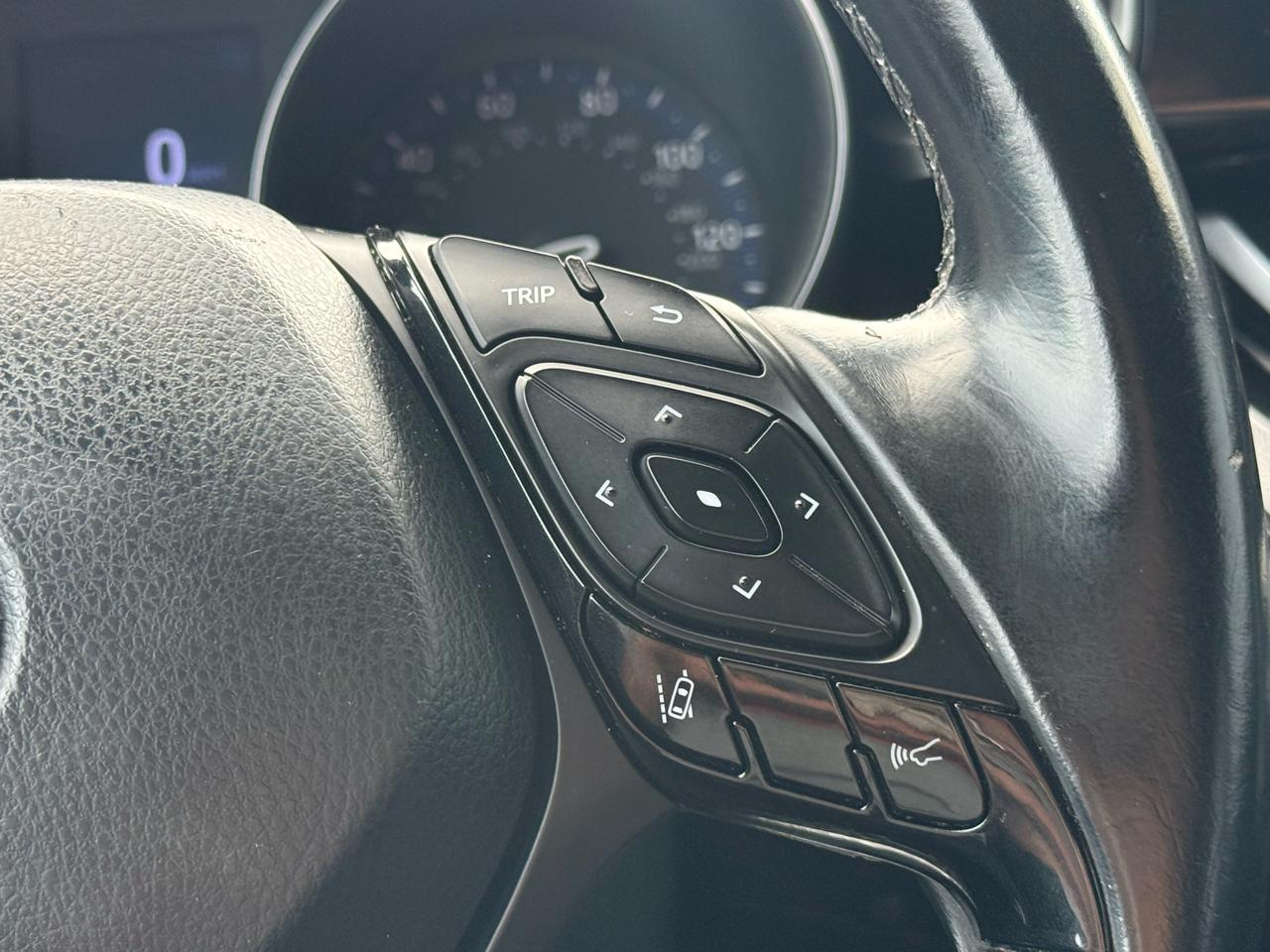 Toyota C-HR XLE 2018