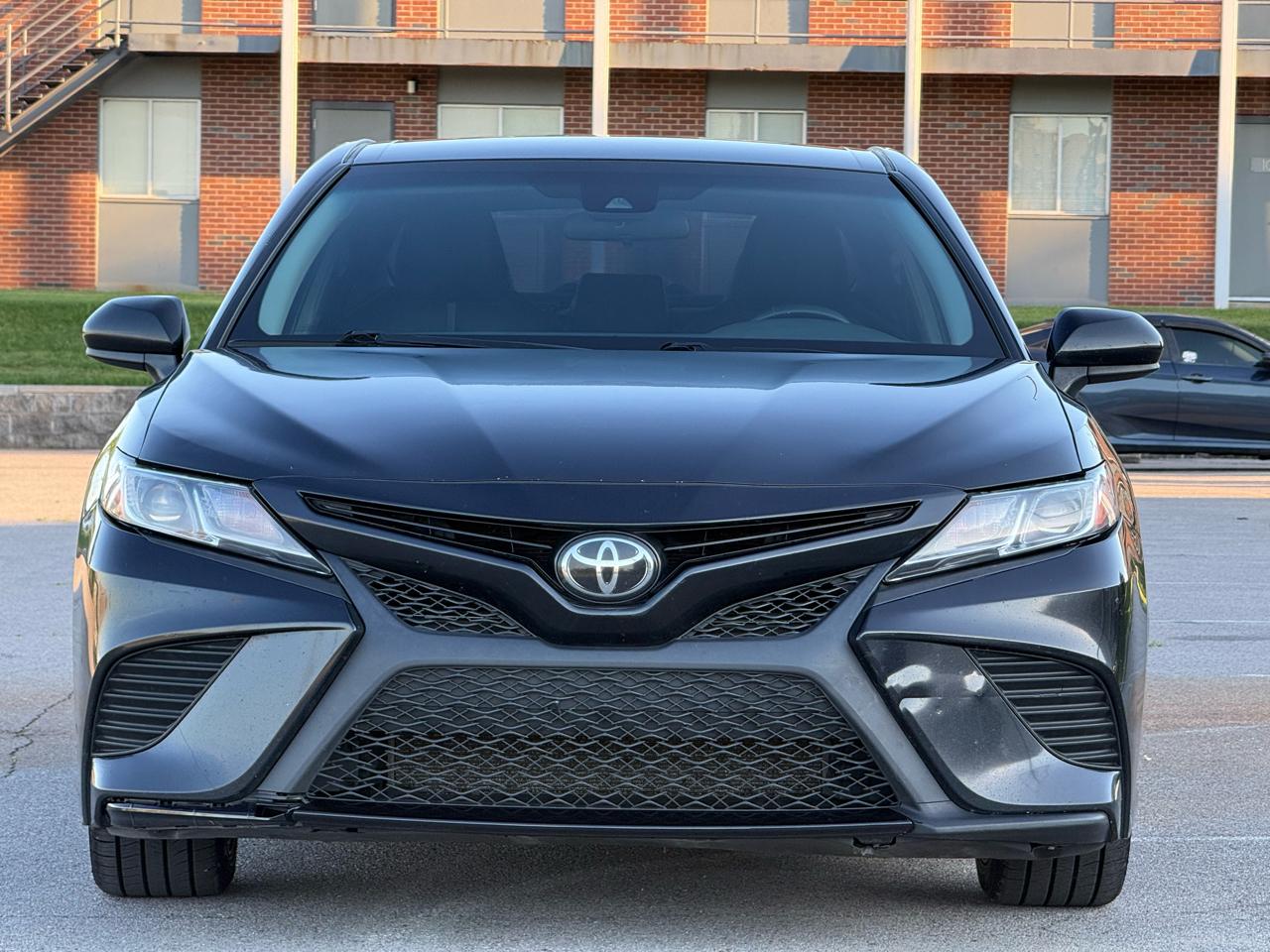 Toyota Camry SE 2019