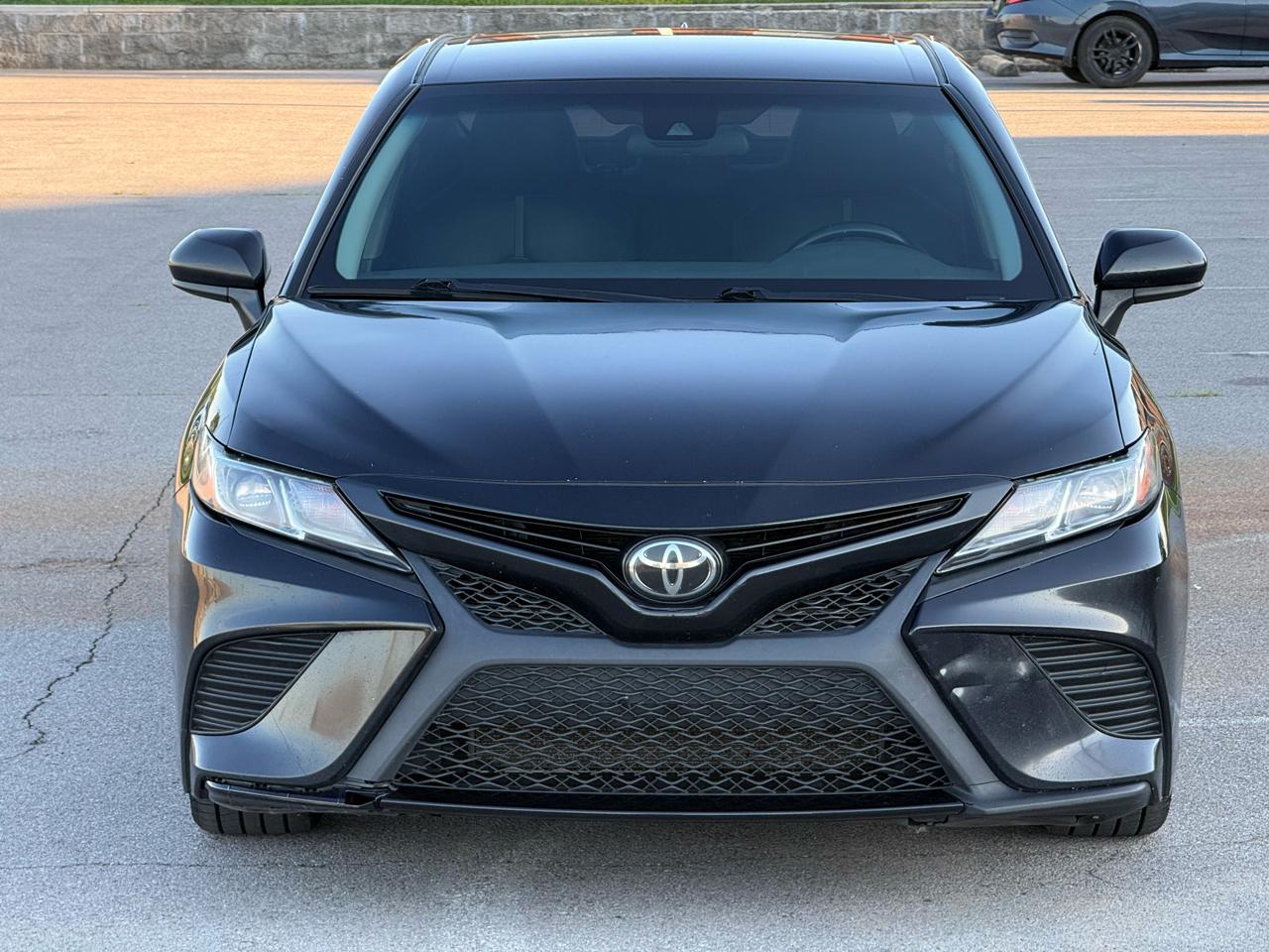 Toyota Camry SE 2019