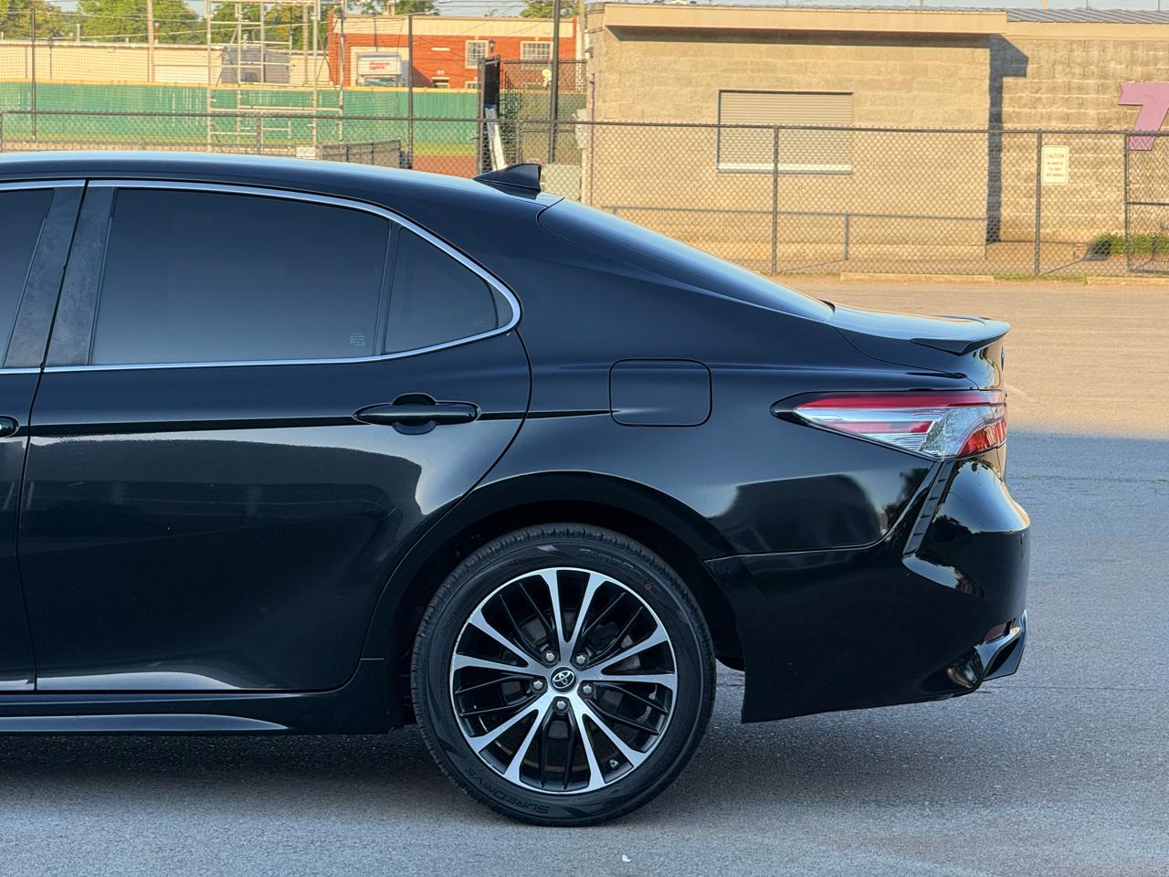 Toyota Camry SE 2019