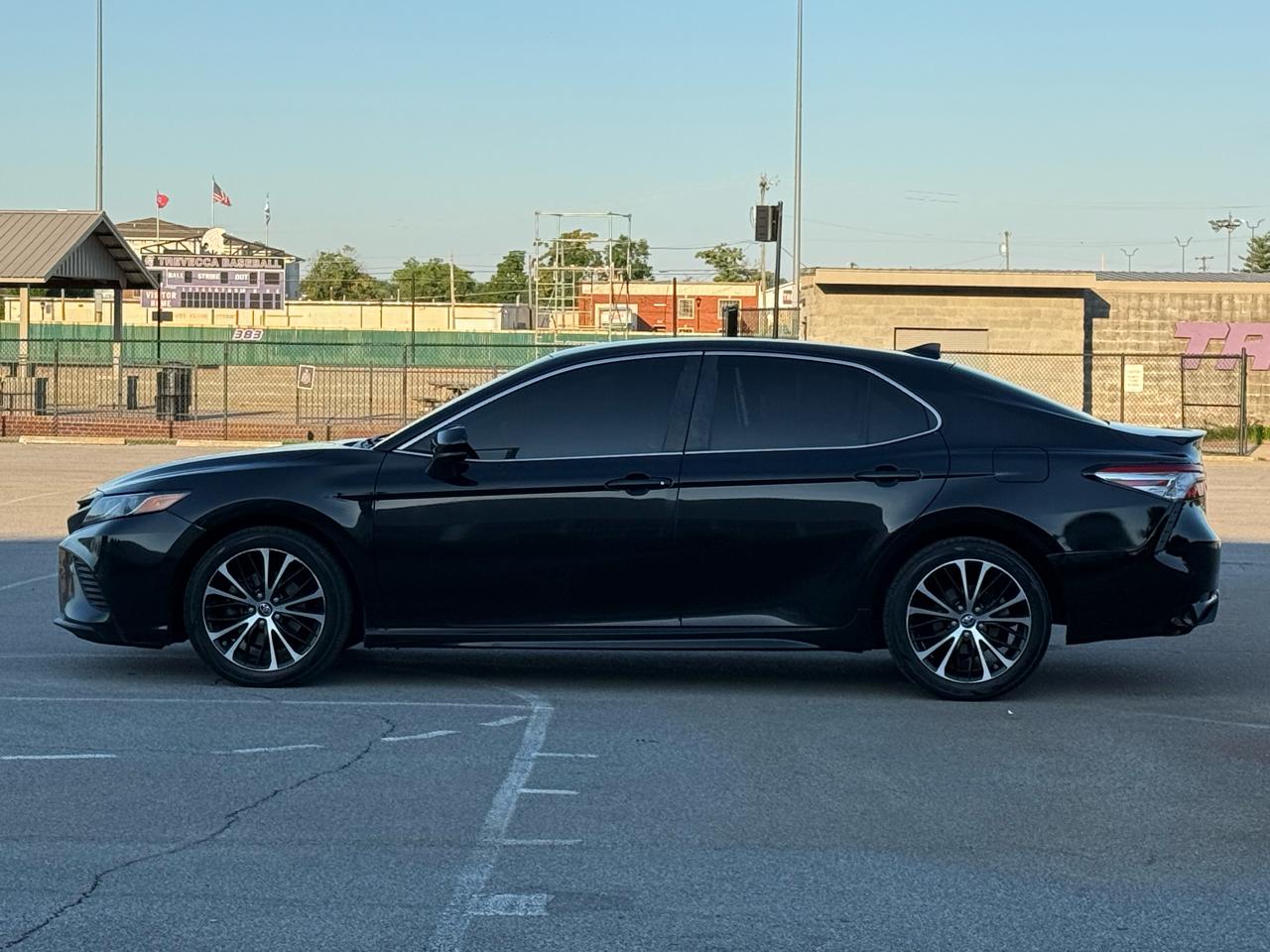 Toyota Camry SE 2019