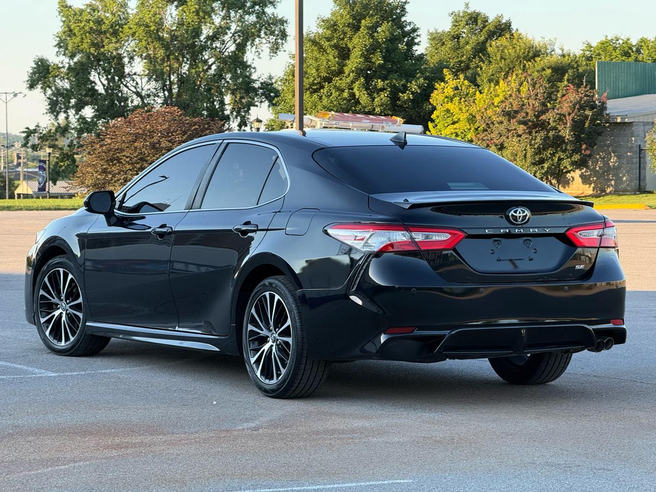 Toyota Camry SE 2019